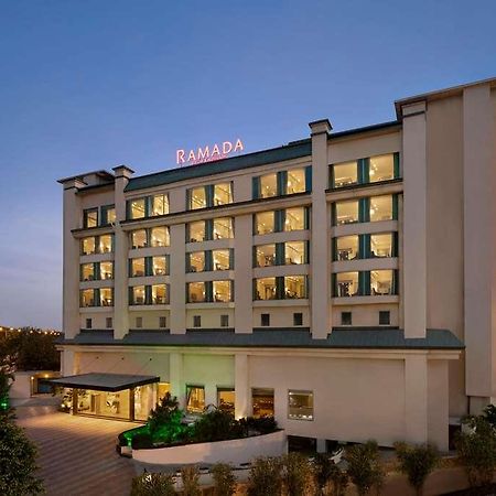 Ramada By Wyndham New Delhi Pitampura Hotel Ngoại thất bức ảnh