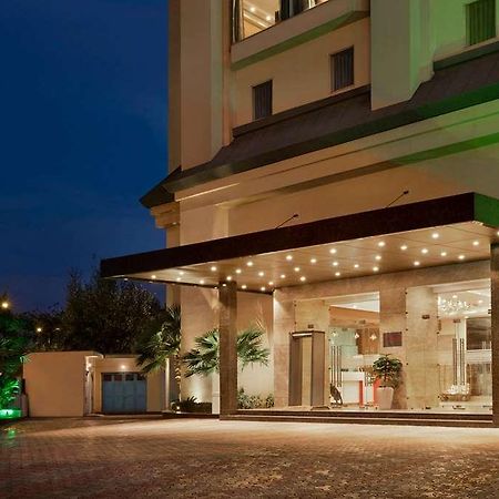 Ramada By Wyndham New Delhi Pitampura Hotel Ngoại thất bức ảnh