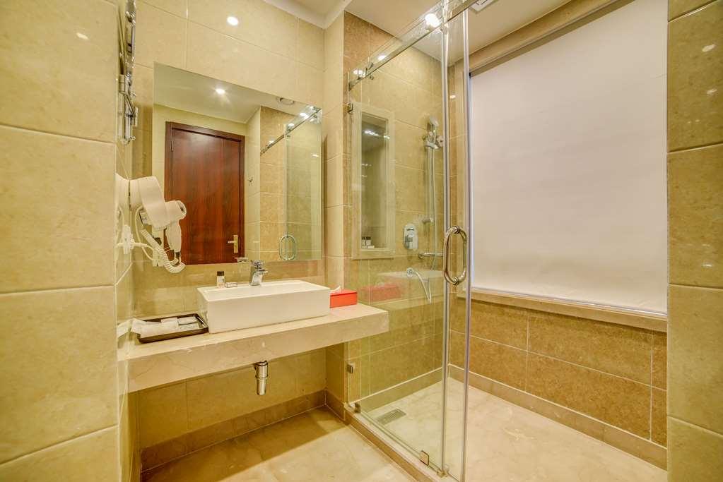 Ramada By Wyndham New Delhi Pitampura Hotel Ngoại thất bức ảnh