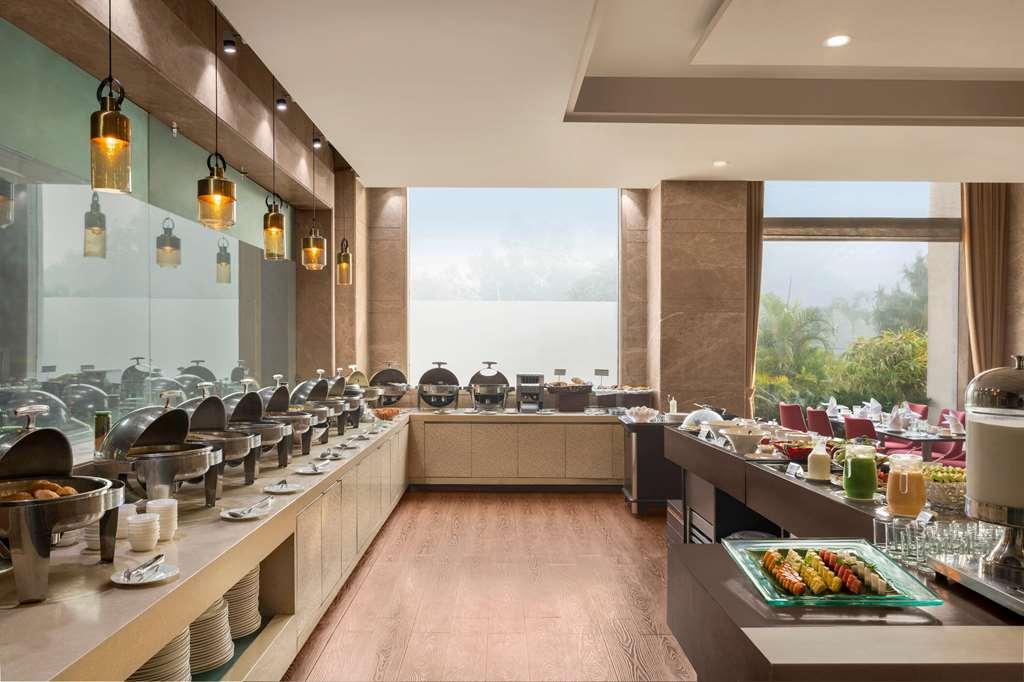 Ramada By Wyndham New Delhi Pitampura Hotel Nhà hàng bức ảnh