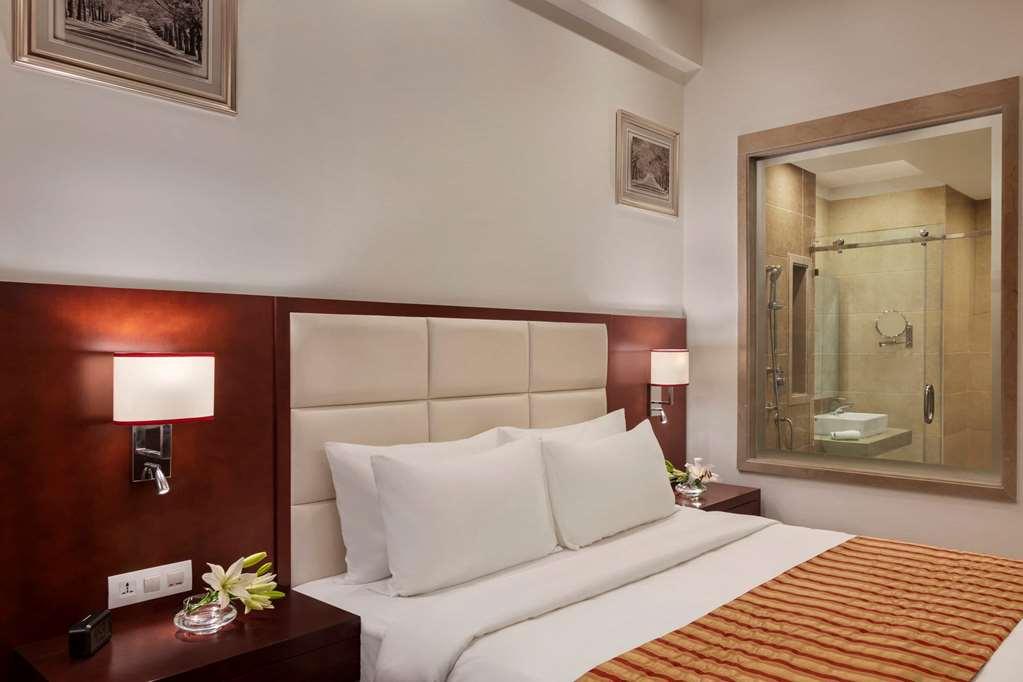 Ramada By Wyndham New Delhi Pitampura Hotel Phòng bức ảnh