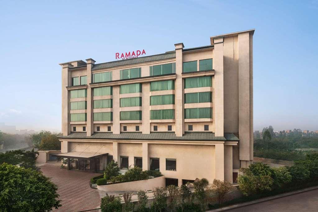 Ramada By Wyndham New Delhi Pitampura Hotel Ngoại thất bức ảnh